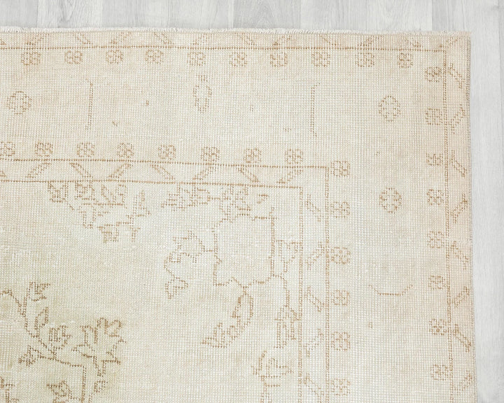 Beige Turkish Oushak Rug 5' 4" x 9' 7" Hand-Knotted | No. VR75254