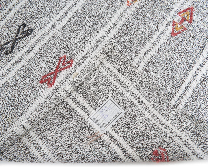 Gray Kilim Rug 5' 1" x 7' 1" | No. VR75459