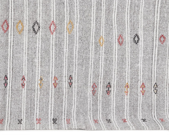 Gray Kilim Rug 5' 1" x 7' 1" | No. VR75459