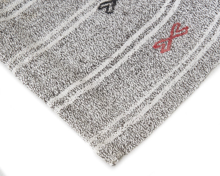 Gray Kilim Rug 5' 1" x 7' 1" | No. VR75459