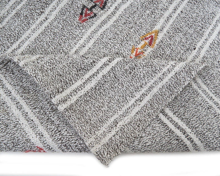Gray Kilim Rug 5' 1" x 7' 1" | No. VR75459
