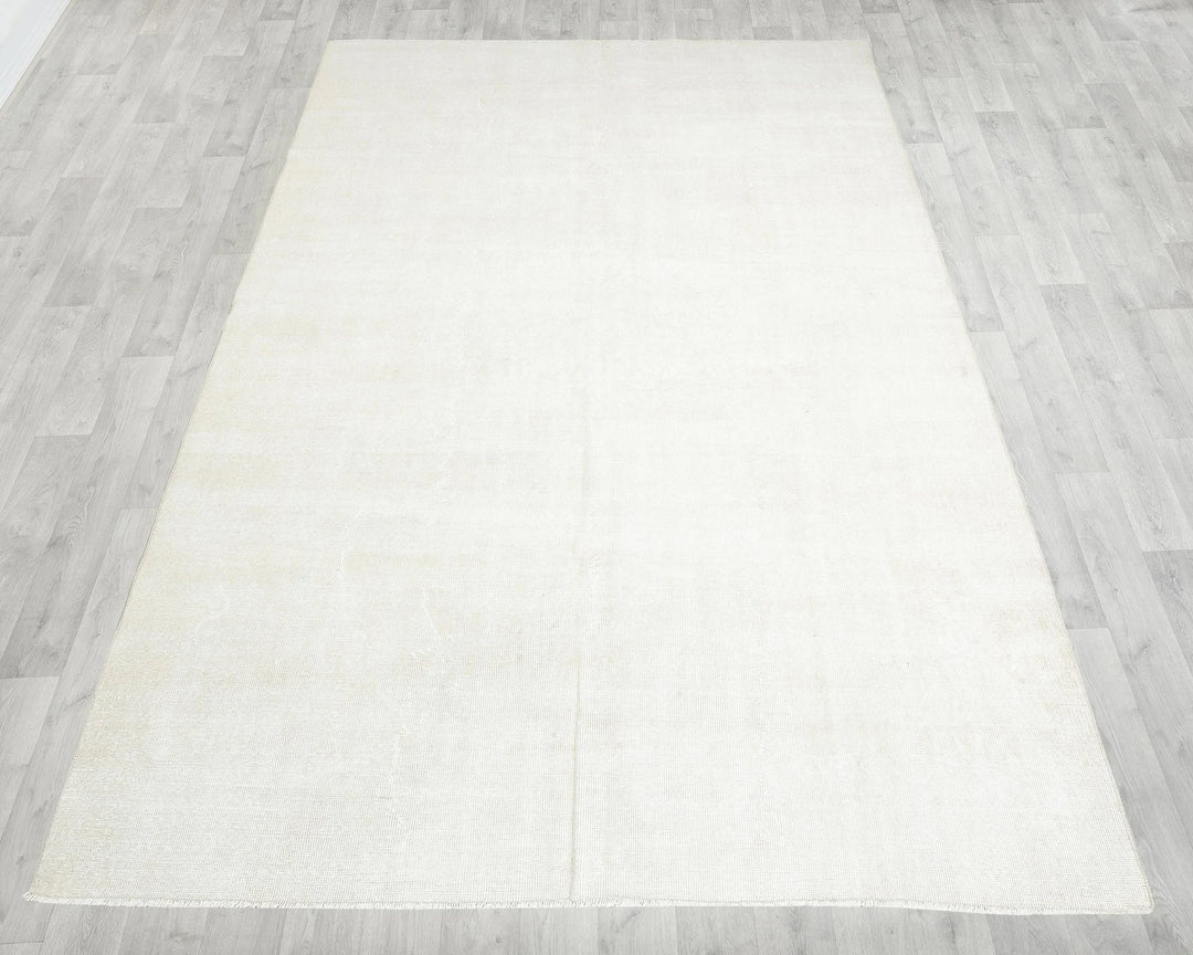 White Turkish Oushak Rug 6' 5" x 10' 1" Hand-Knotted | No. VR75653