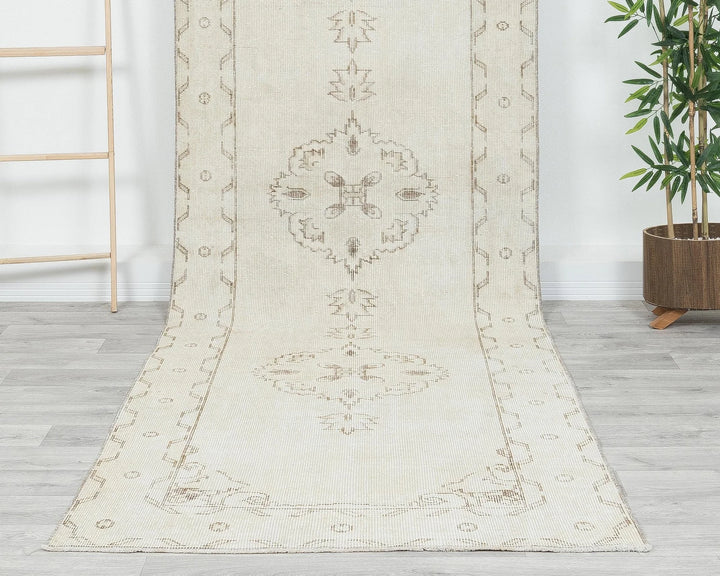 Beige Turkish Oushak Rug 3' 5" x 11' 4" Hand-Knotted | No. VR75966