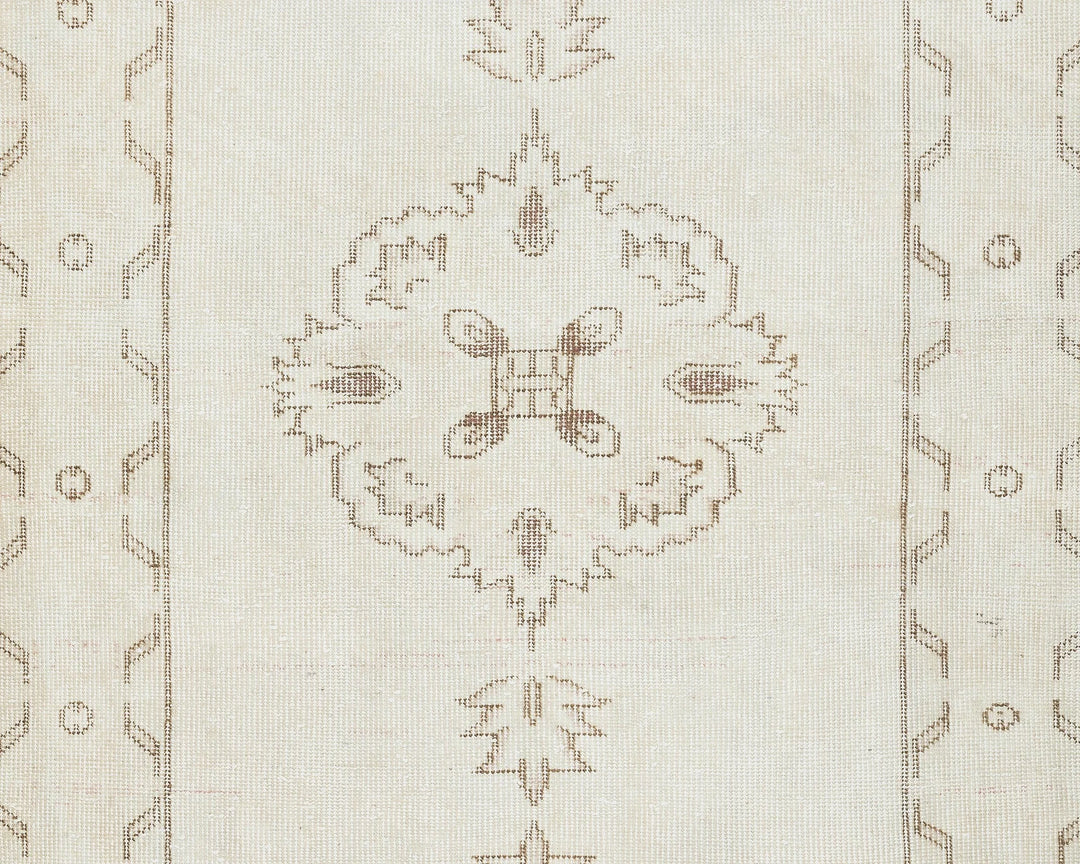 Beige Turkish Oushak Rug 3' 5" x 11' 4" Hand-Knotted | No. VR75966