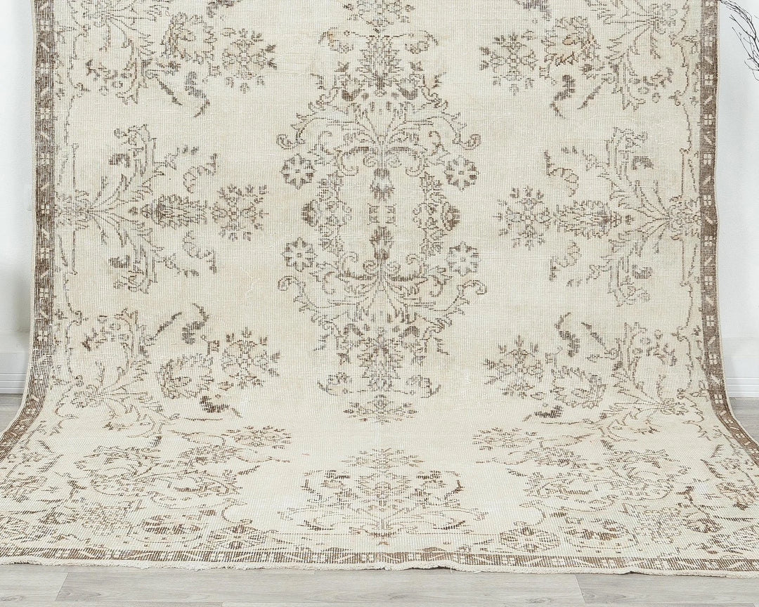 Ivory Turkish Oushak Rug 6' 3" x 10' Hand-Knotted detail
