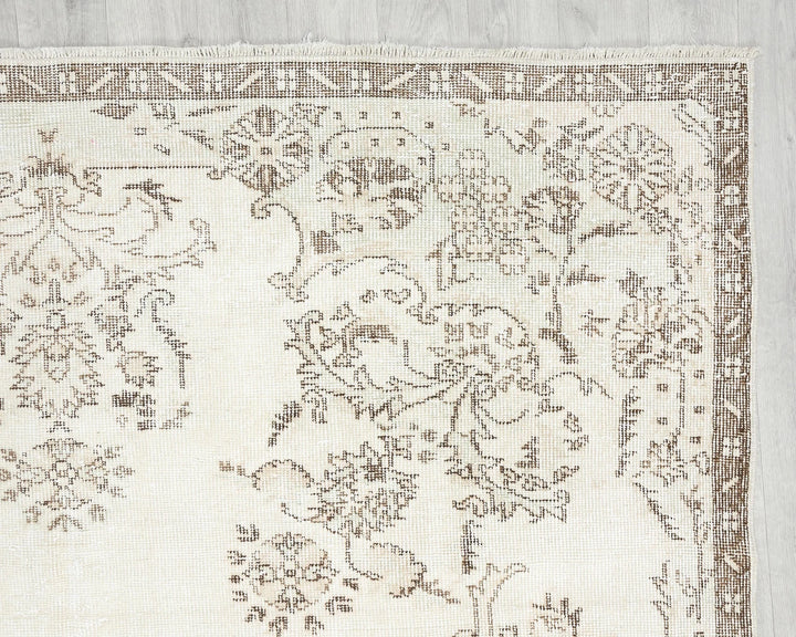 Ivory Turkish Oushak Rug 6' 3" x 10' Hand-Knotted pattern
