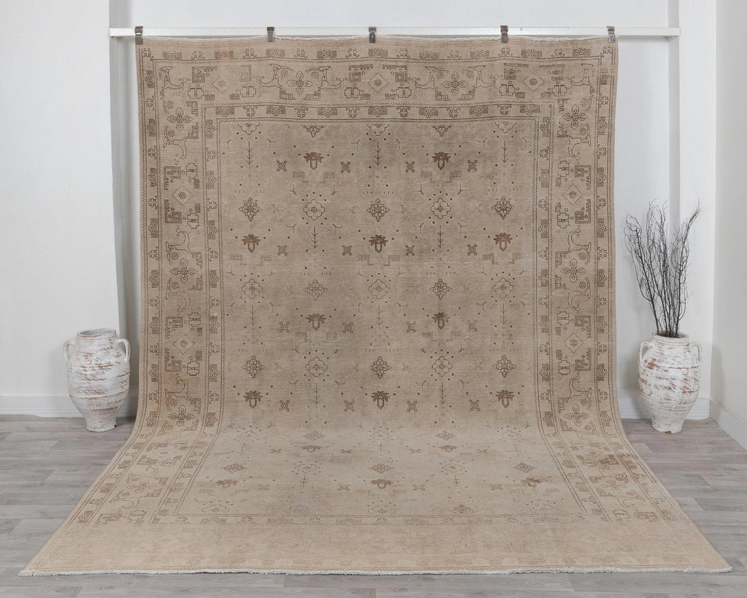 Beige Turkish Oushak Rug 8' 5" x 11' 7" Hand-Knotted | No. VR76154