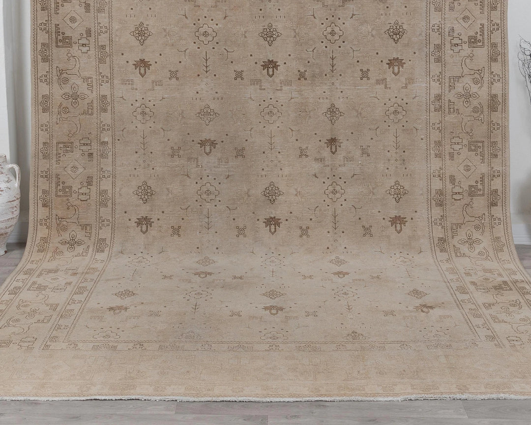 Beige Turkish Oushak Rug 8' 5" x 11' 7" Hand-Knotted | No. VR76154