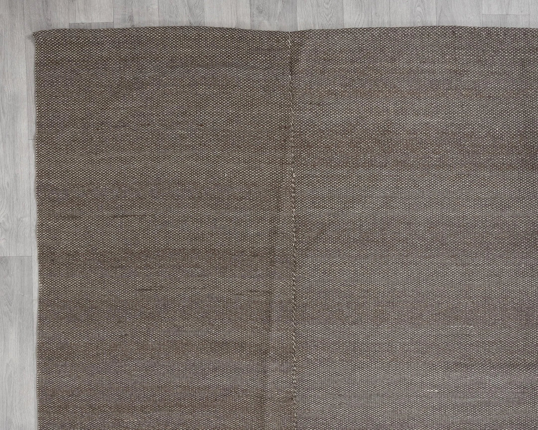 Brown Kilim Rug 8' 10" x 13' 1" | No. VR76206
