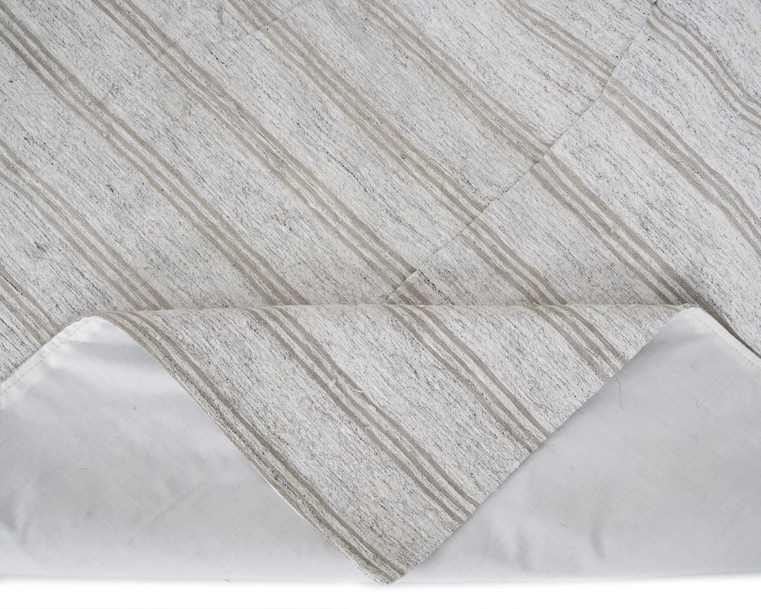 White Kilim Rug 5' 8" x 8' 11" | No. VR76225
