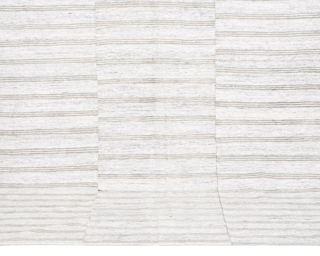 White Kilim Rug 5' 8" x 8' 11" | No. VR76225