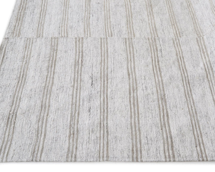 White Kilim Rug 5' 8" x 8' 11" | No. VR76225