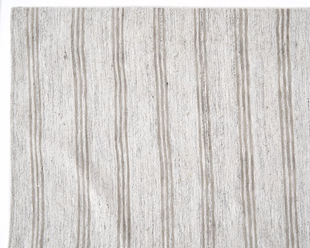 White Kilim Rug 5' 8" x 8' 11" | No. VR76225