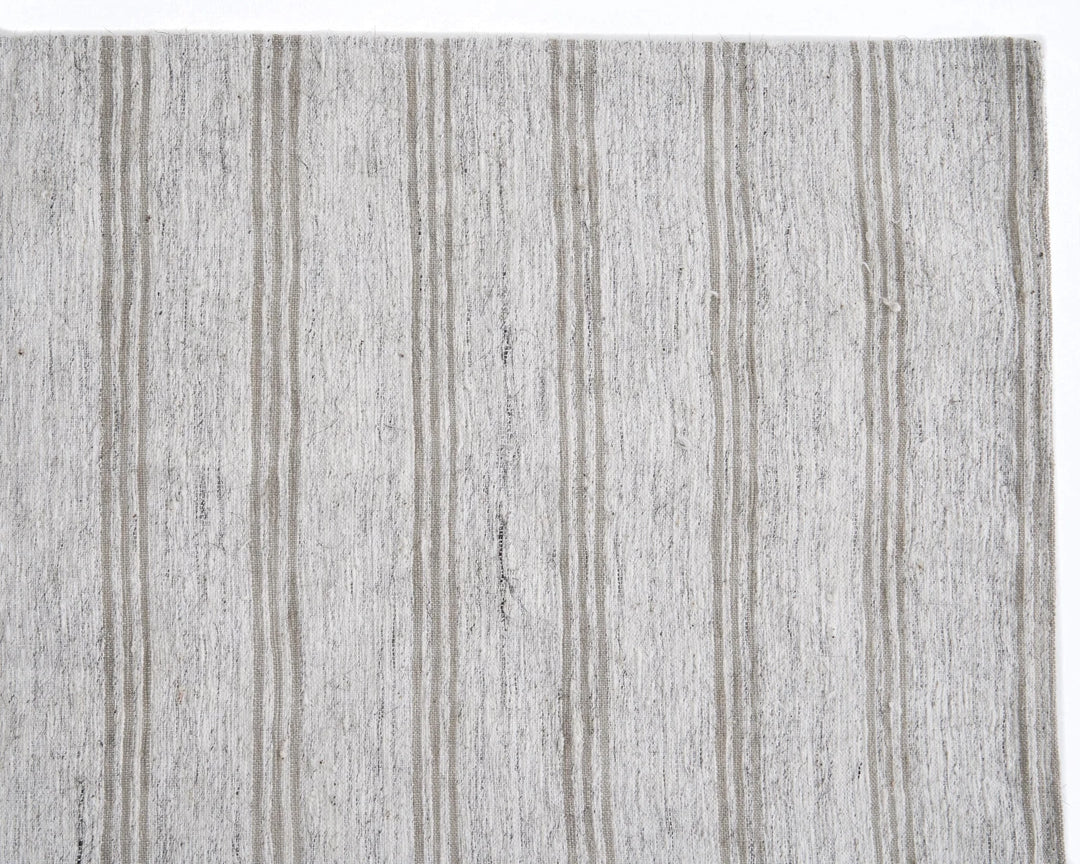 White Kilim Rug 5' 8" x 8' 11" | No. VR76225
