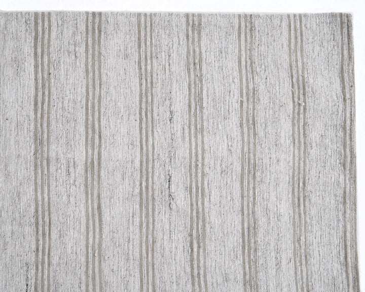White Kilim Rug 5' 8" x 8' 11" | No. VR76225