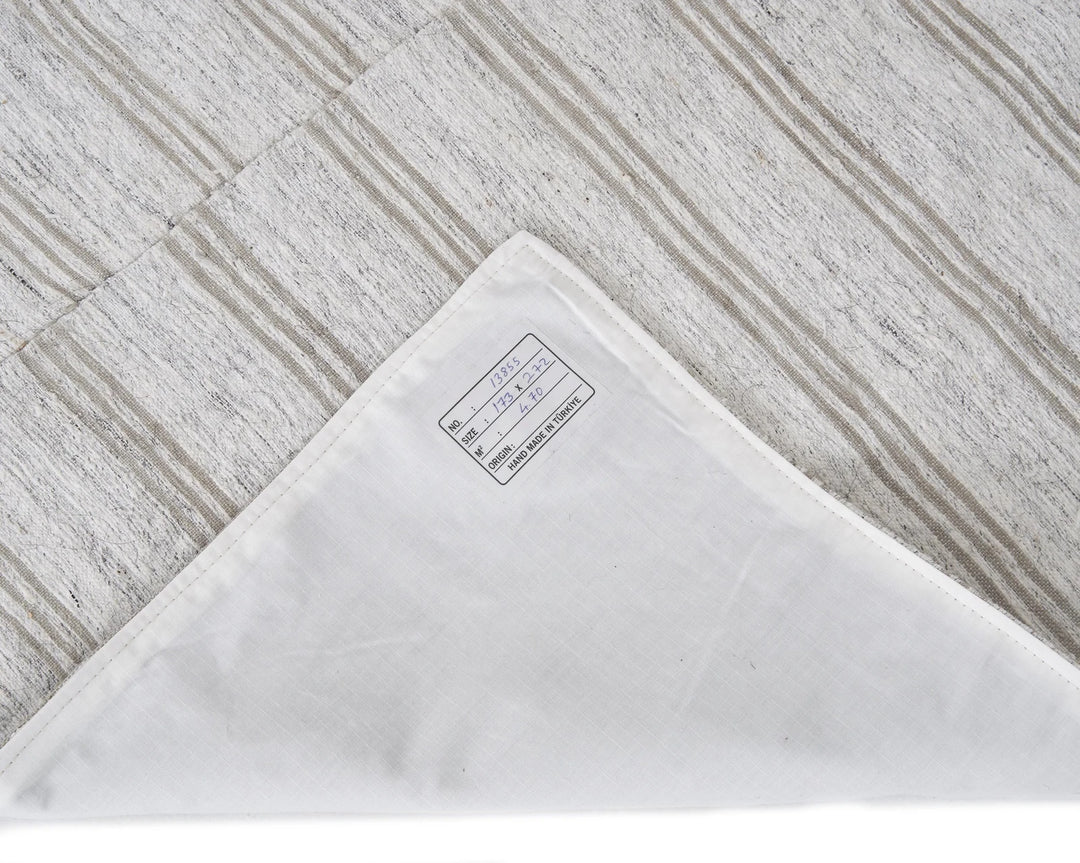 White Kilim Rug 5' 8" x 8' 11" | No. VR76225