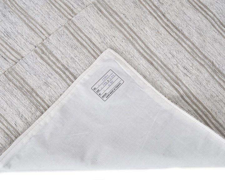 White Kilim Rug 5' 8" x 8' 11" | No. VR76225