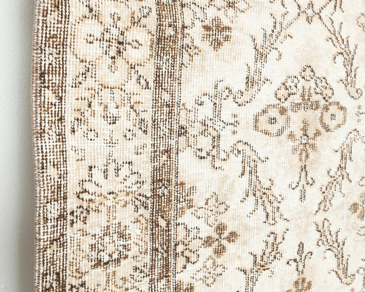 Beige Turkish Oushak Rug 4' 7" x 7' 8" Hand-Knotted | No. VR76260