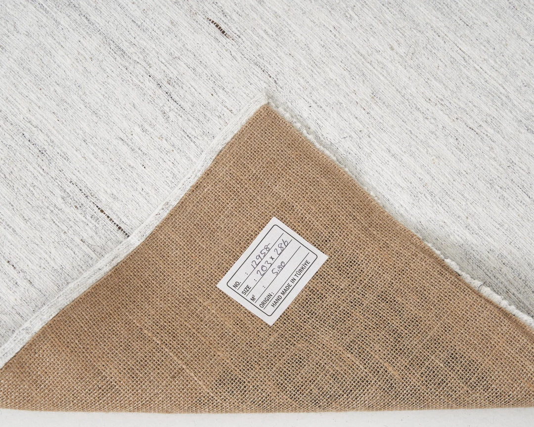 White Kilim Rug 6' 8" x 9' 5" | No. VR76263