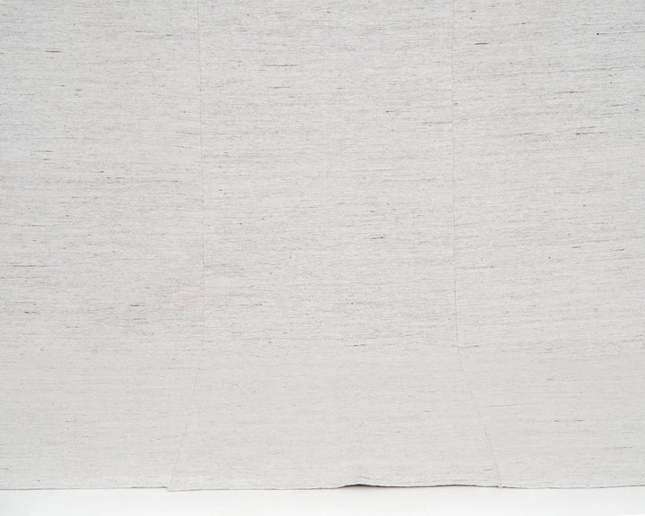 White Kilim Rug 6' 8" x 9' 5" | No. VR76263