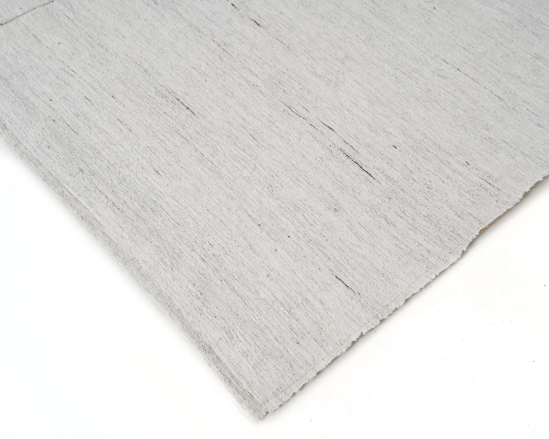White Kilim Rug 6' 8" x 9' 5" | No. VR76263
