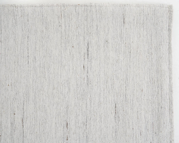 White Kilim Rug 6' 8" x 9' 5" | No. VR76263