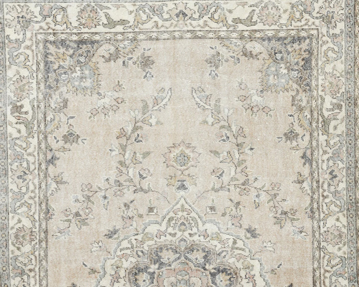 Beige Oushak Rug 5' 8" x 9' 7" | No. VR76273