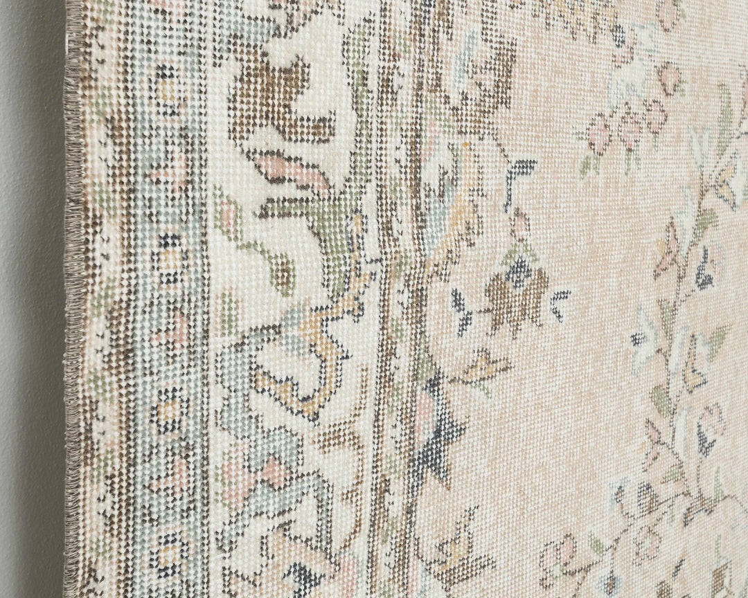 Beige Oushak Rug 5' 8" x 9' 7" | No. VR76273