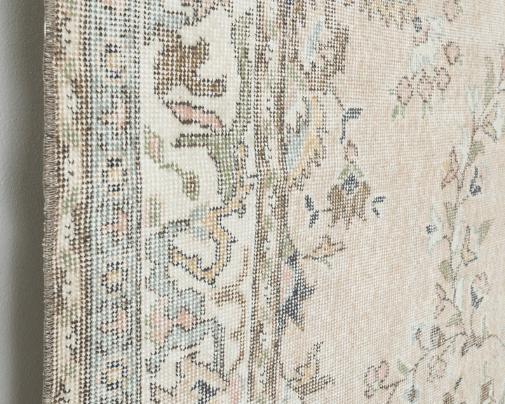 Beige Oushak Rug 5' 8" x 9' 7" | No. VR76273