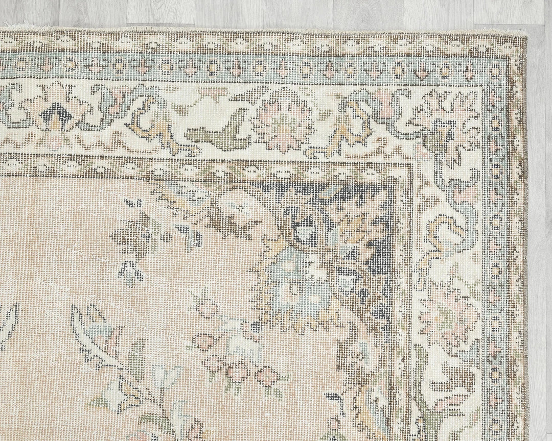 Beige Oushak Rug 5' 8" x 9' 7" | No. VR76273