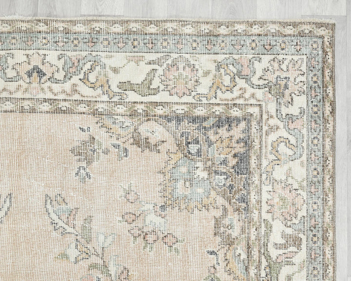 Beige Oushak Rug 5' 8" x 9' 7" | No. VR76273