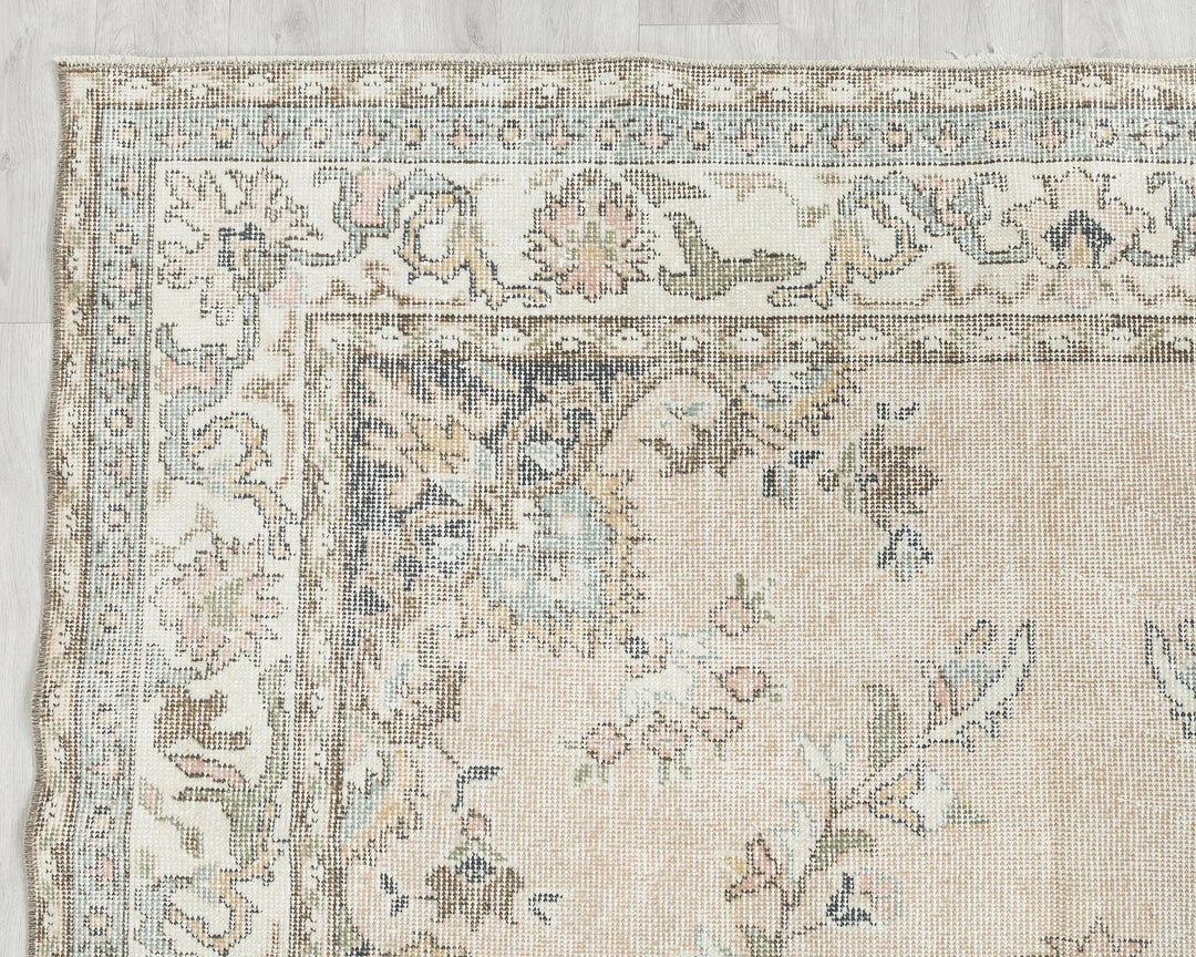 Beige Oushak Rug 5' 8" x 9' 7" | No. VR76273