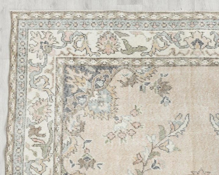 Beige Oushak Rug 5' 8" x 9' 7" | No. VR76273