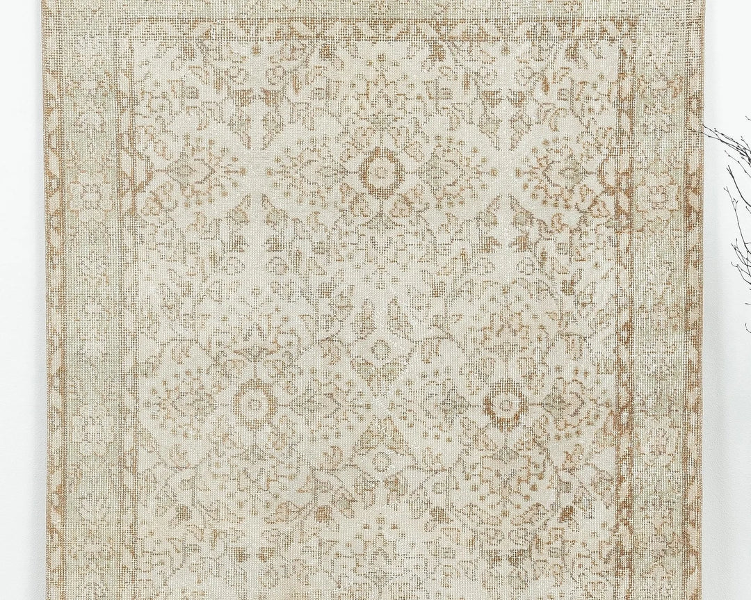 Beige Turkish Oushak Rug 4' x 7' 8" Hand-Knotted | No. VR77504