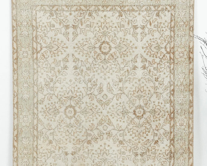 Beige Turkish Oushak Rug 4' x 7' 8" Hand-Knotted | No. VR77504