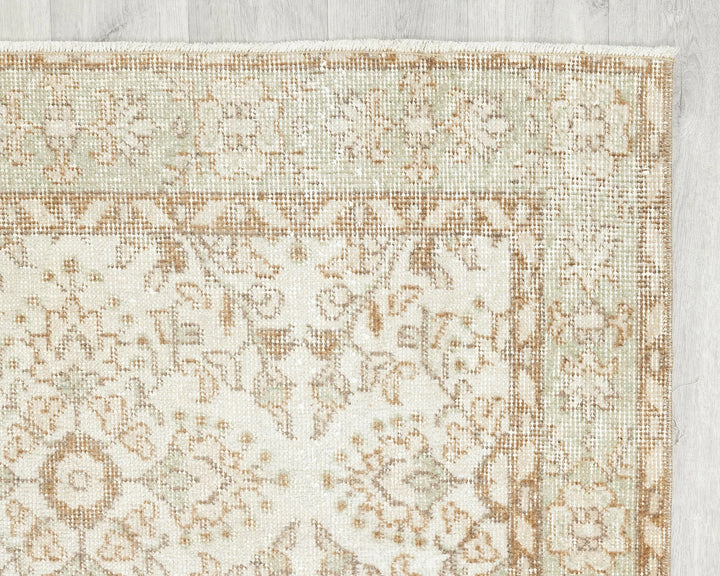 Beige Turkish Oushak Rug 4' x 7' 8" Hand-Knotted | No. VR77504
