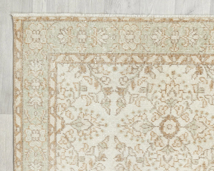 Beige Turkish Oushak Rug 4' x 7' 8" Hand-Knotted | No. VR77504
