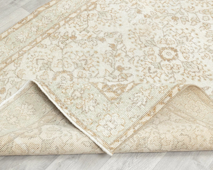 Beige Turkish Oushak Rug 4' x 7' 8" Hand-Knotted | No. VR77504