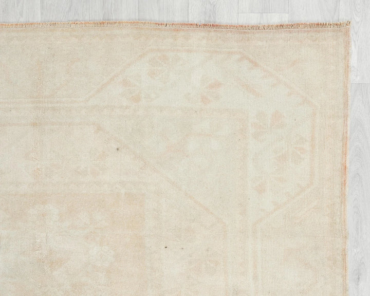 Beige Oushak Rug 5' 2" x 7' 11" | No. VR77534
