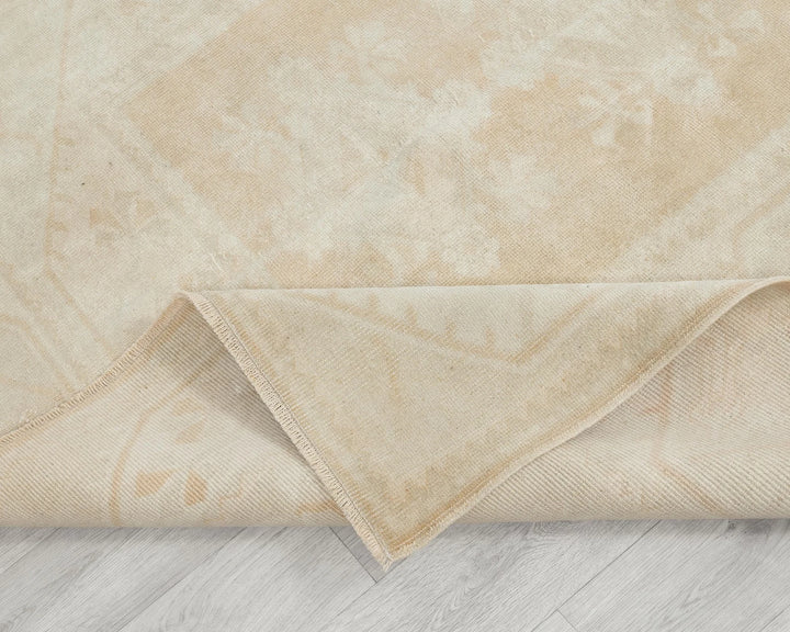 Beige Oushak Rug 5' 2" x 7' 11" | No. VR77534