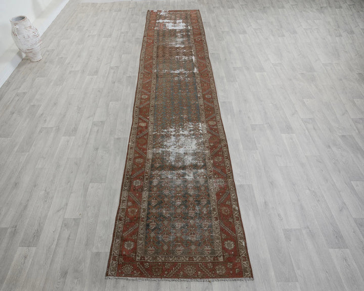 Red Runner Rug 2' 11" x 13' 7" | No. VR77927