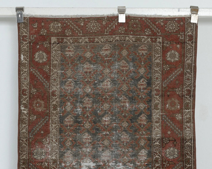 Red Runner Rug 2' 11" x 13' 7" | No. VR77927