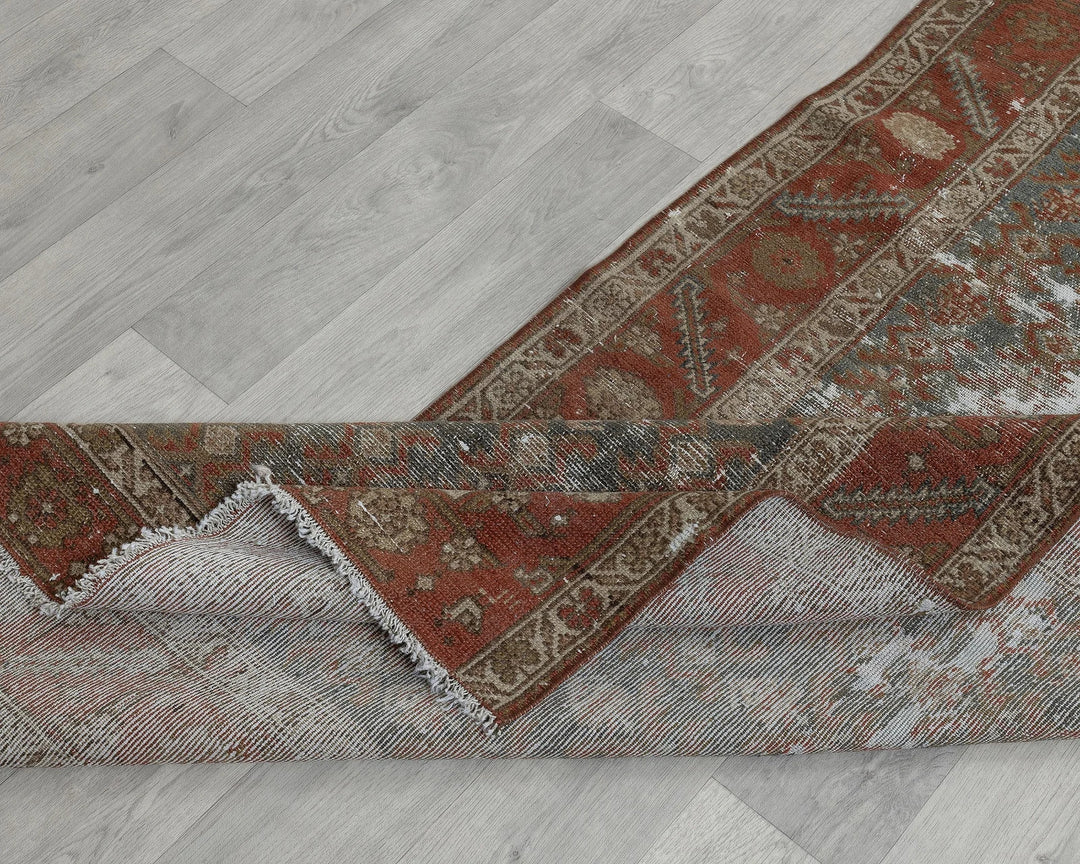 Red Runner Rug 2' 11" x 13' 7" | No. VR77927