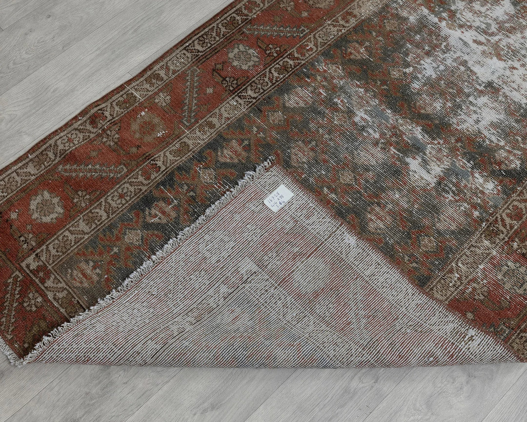 Red Runner Rug 2' 11" x 13' 7" | No. VR77927