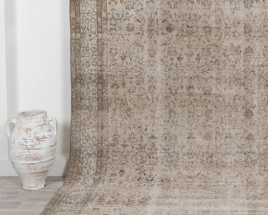 Beige Turkish Oushak Rug 7' 9" x 10' 6" Hand-Knotted | No. VR77938