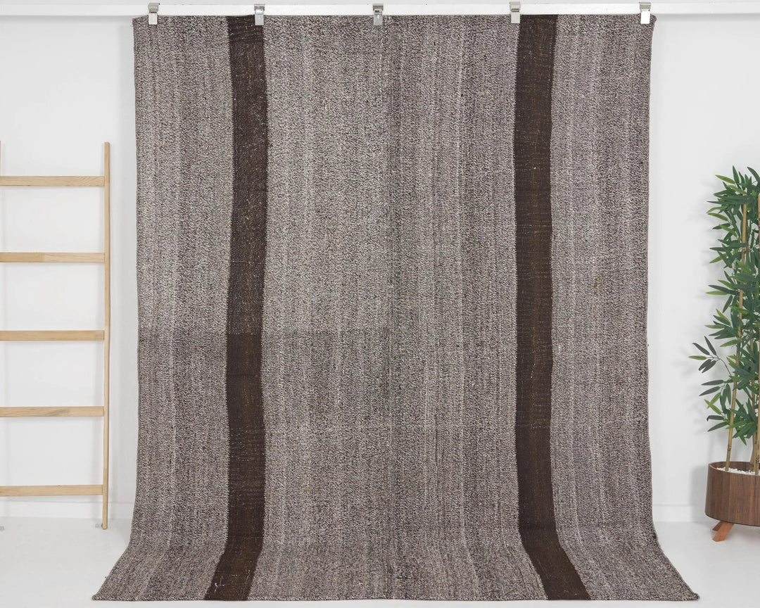 Black Kilim Rug 6' 5" x 8' 2" | No. VR78248
