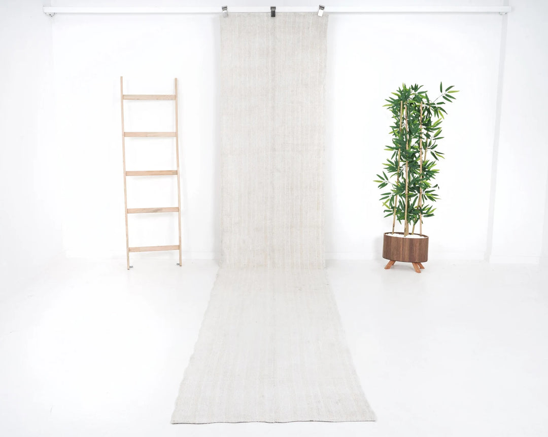 Neutral Runner Rug 2' 7" x 13' 8" | No. VR78936