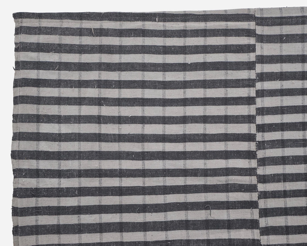 Neutral Kilim Rug 7' 7" x 11' 9" | No. VR79230