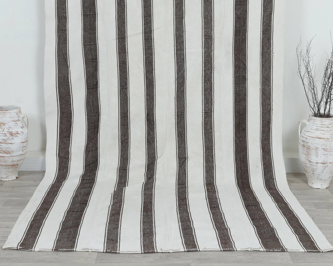 Brown Turkish Kilim Rug 5' 9" x 10' 8" Flat-Weave detail