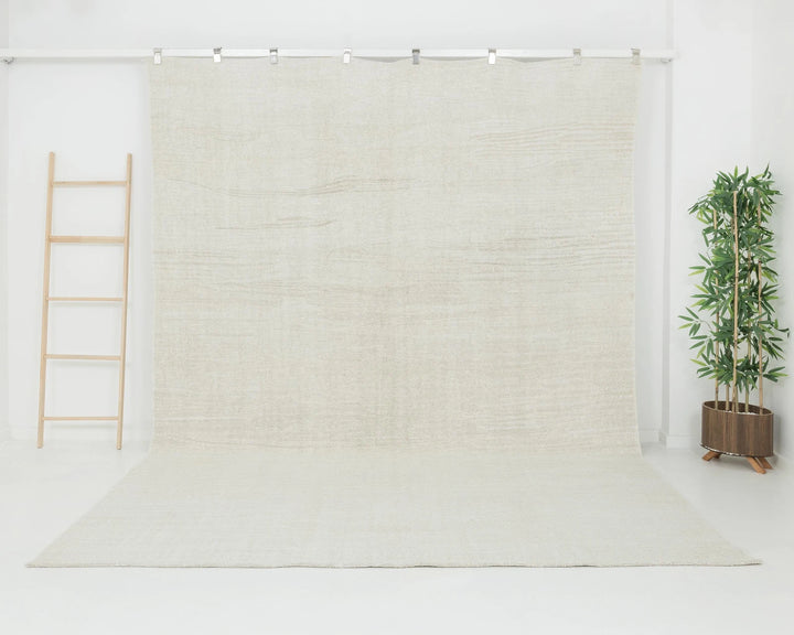 White Kilim Rug 8' 1" x 11' 1" | No. VR79372